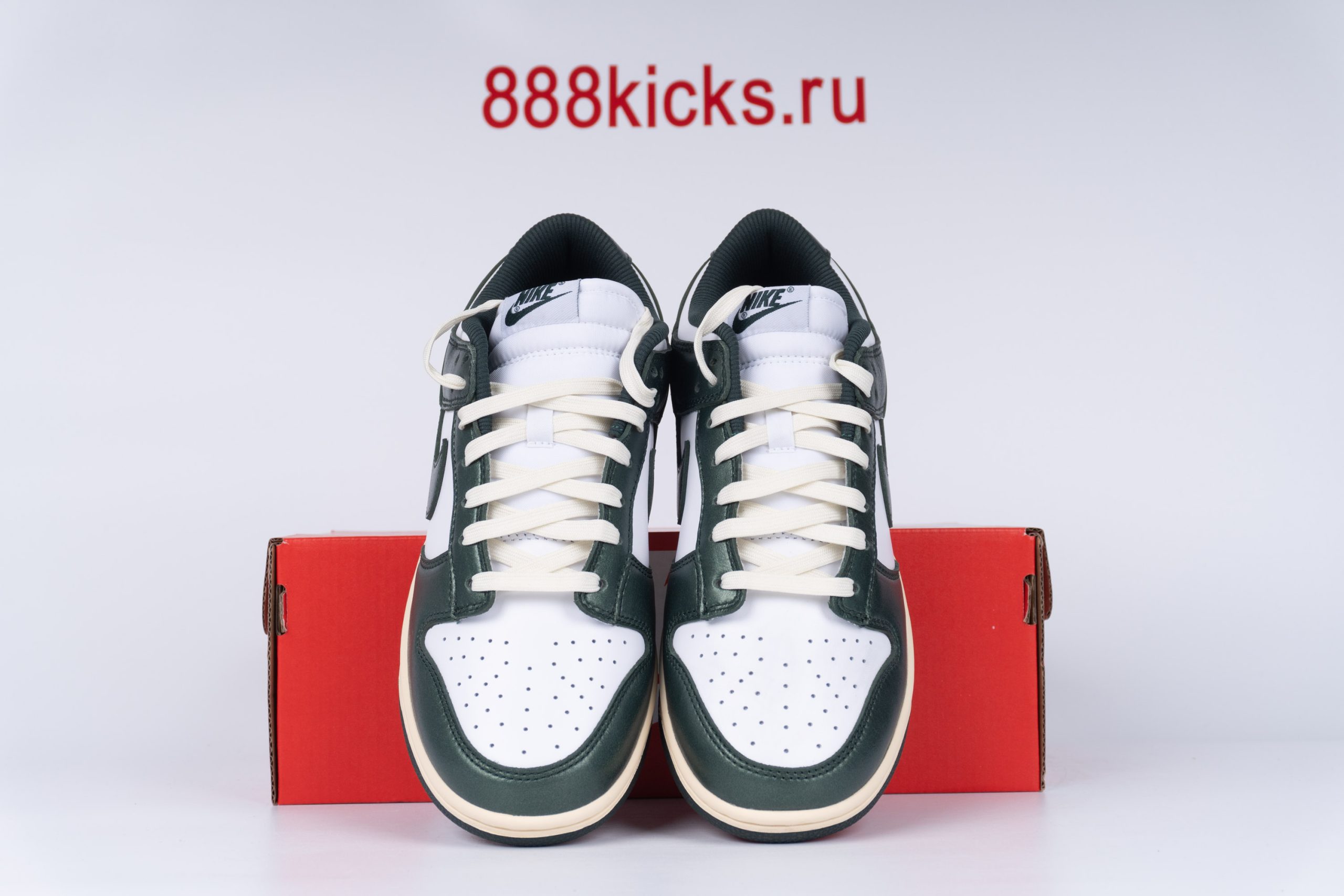 Nike Dunk Low Vintage Green (W)