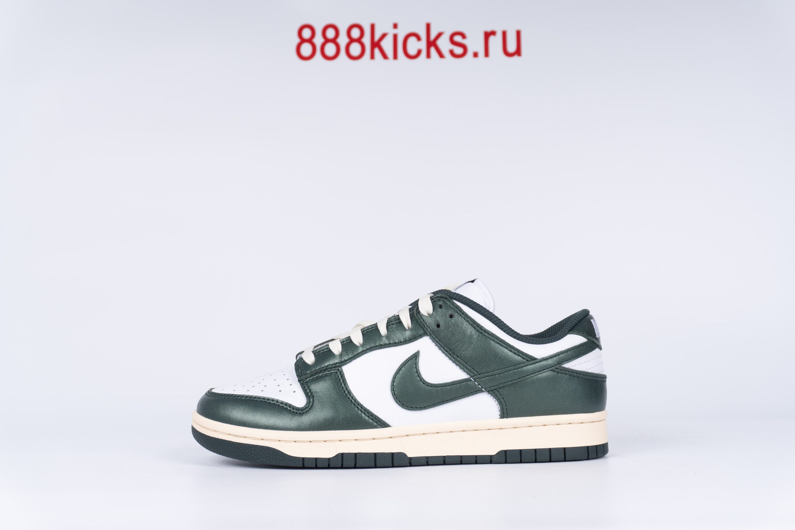 Nike Dunk Low Vintage Green (W)