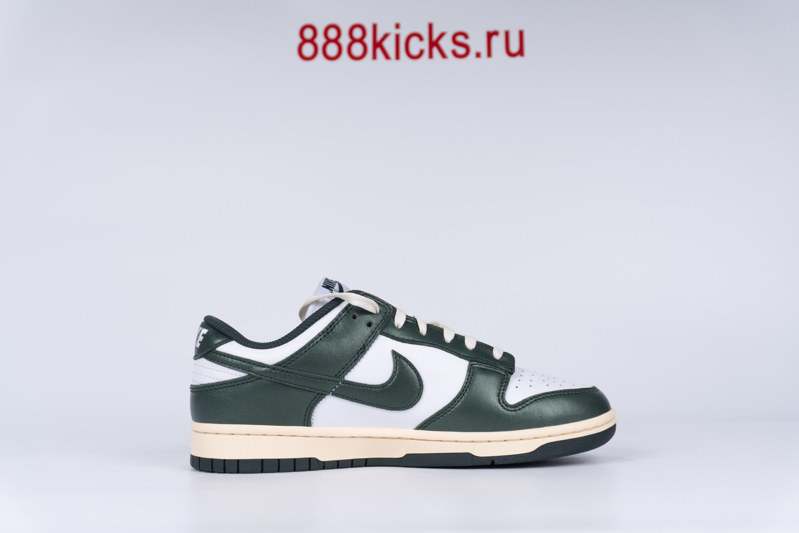 Nike Dunk Low Vintage Green (W)