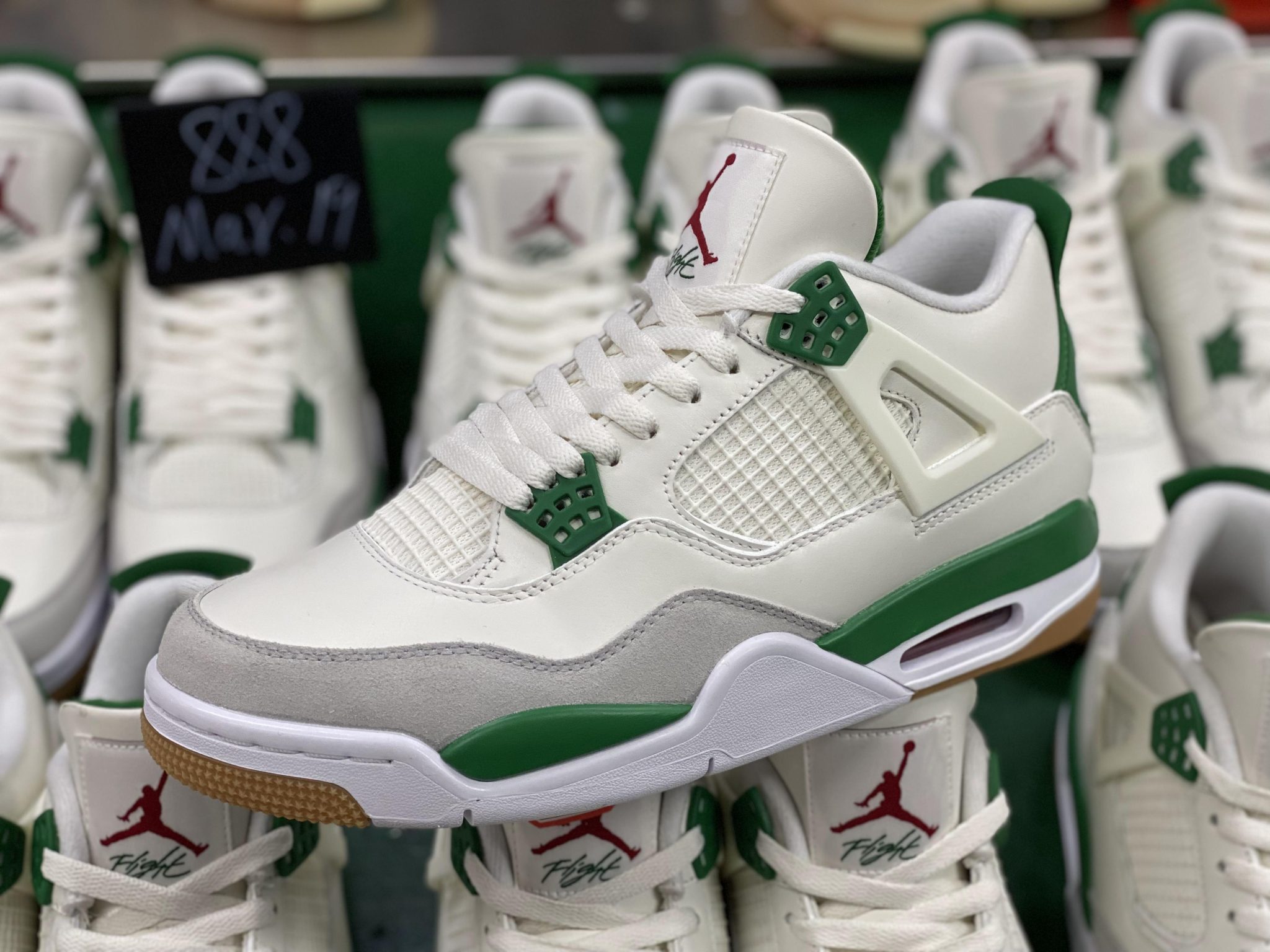 Jordan 4 Retro SB Pine Green