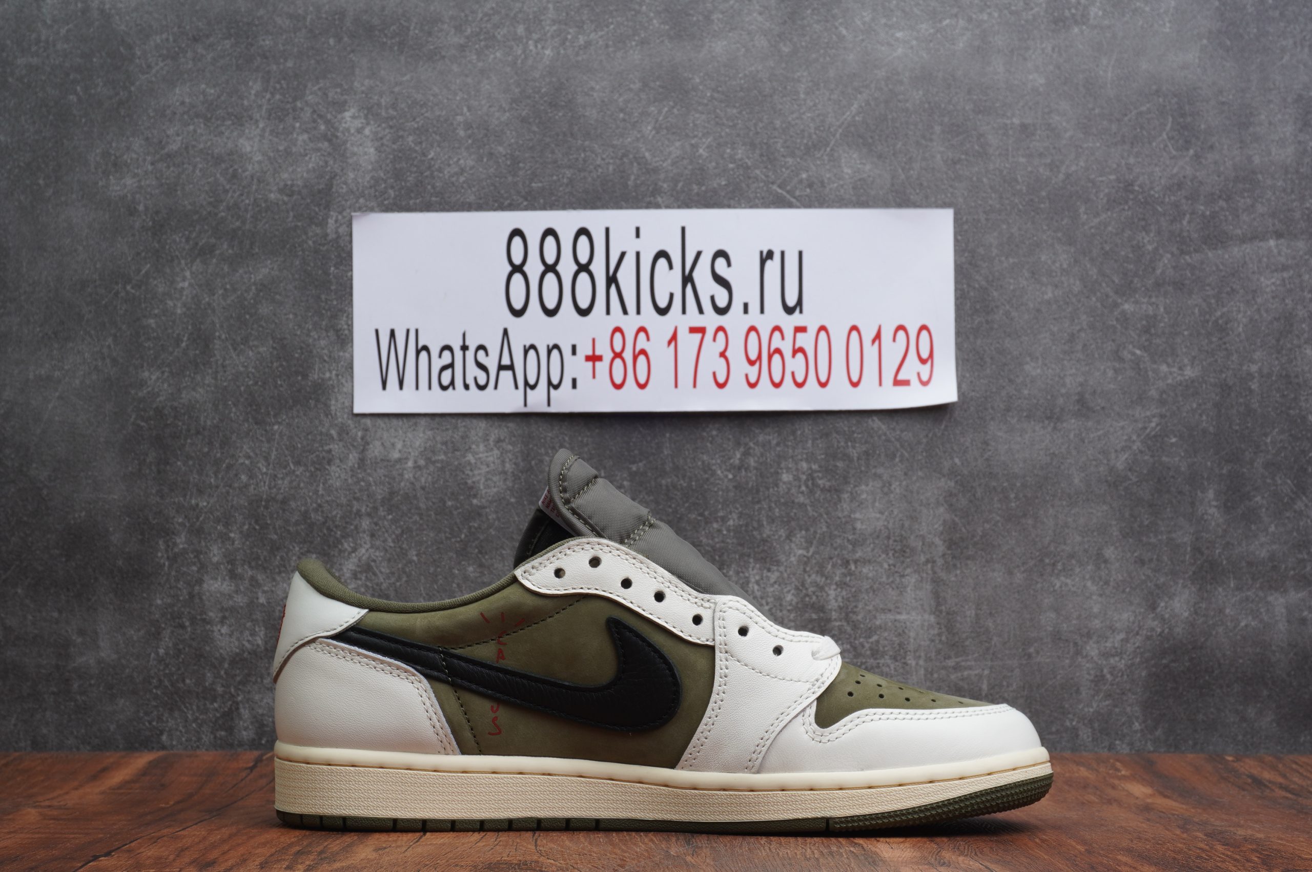 JORDAN 1 RETRO LOW TRAVIS SCOTT Medium Olive