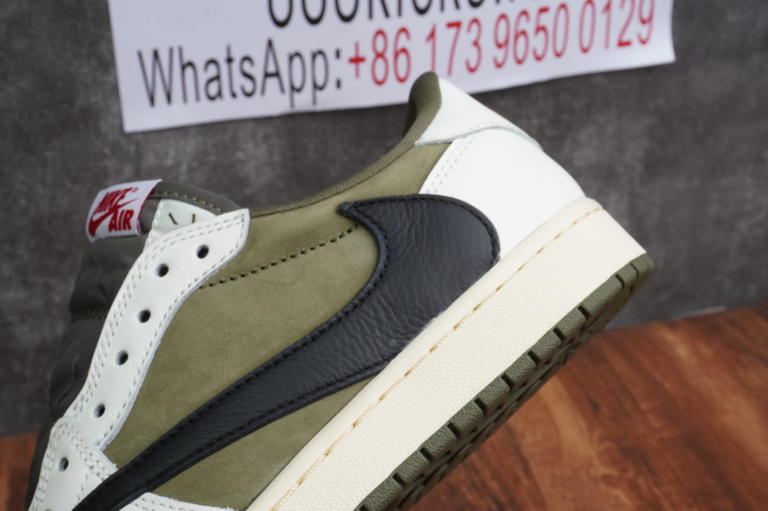 JORDAN 1 RETRO LOW TRAVIS SCOTT Medium Olive